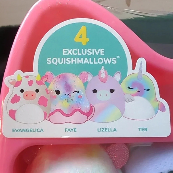 New Squishville Display with 4 Exclusive Squishy's. - Picture 4 of 6